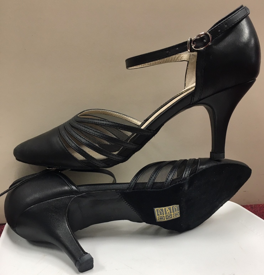 closed toe 1 inch heels